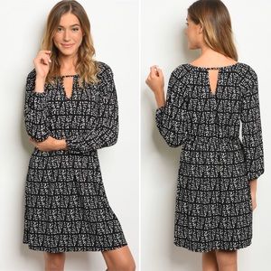 Hello Gorgeous! Perfect black & white dress 🖤